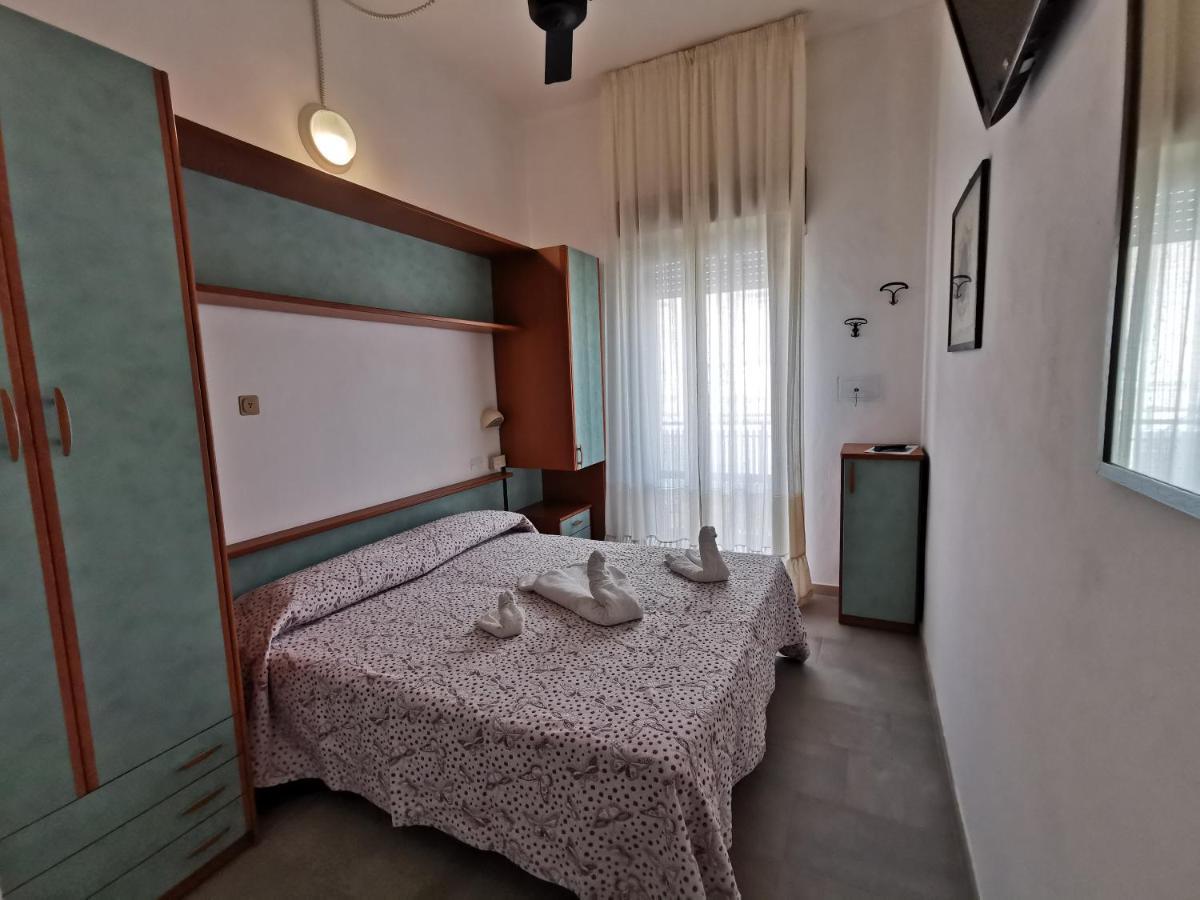 Hotel Vistamare Viserba リミニ エクステリア 写真