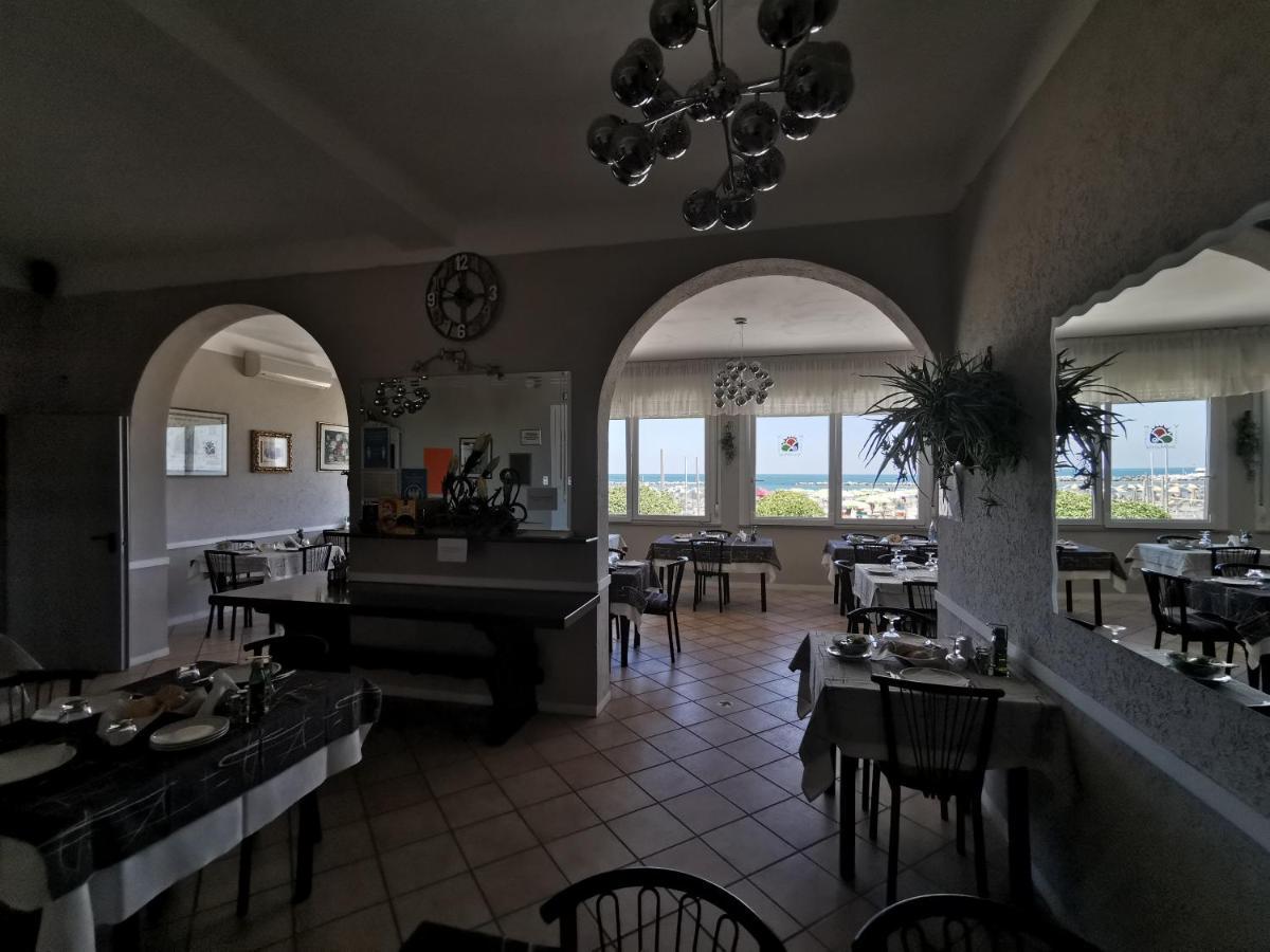 Hotel Vistamare Viserba リミニ エクステリア 写真