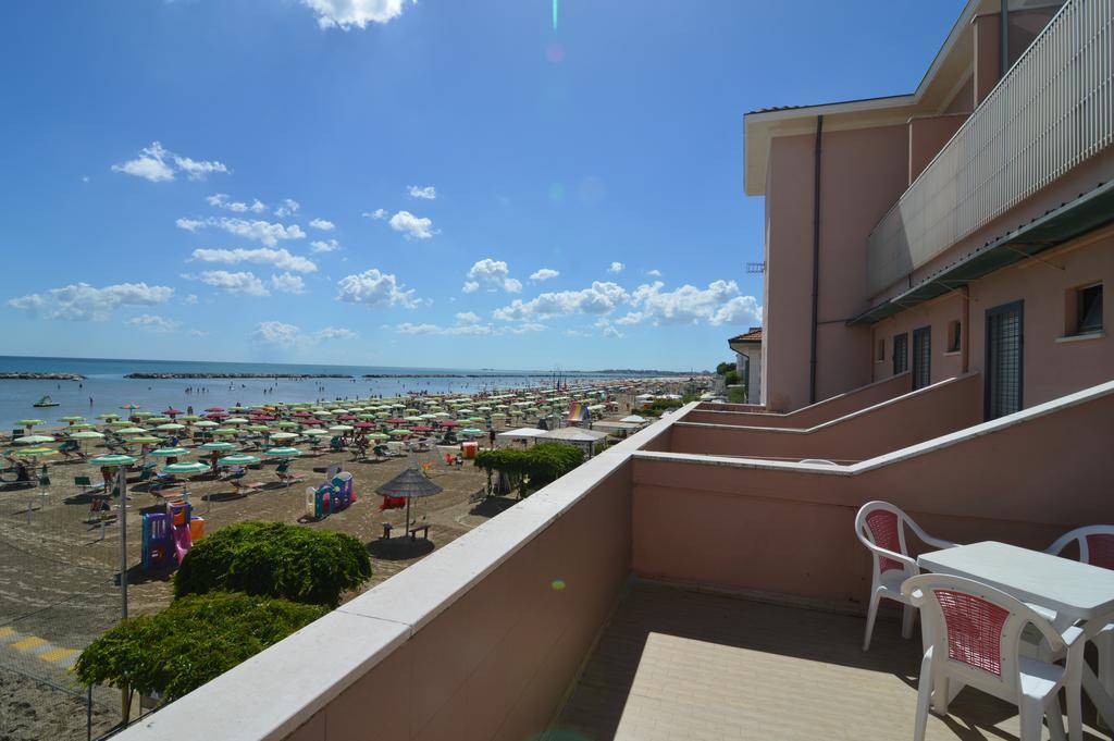 Hotel Vistamare Viserba リミニ エクステリア 写真