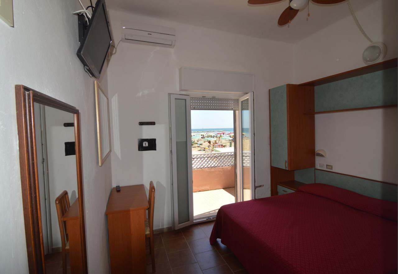 Hotel Vistamare Viserba リミニ エクステリア 写真