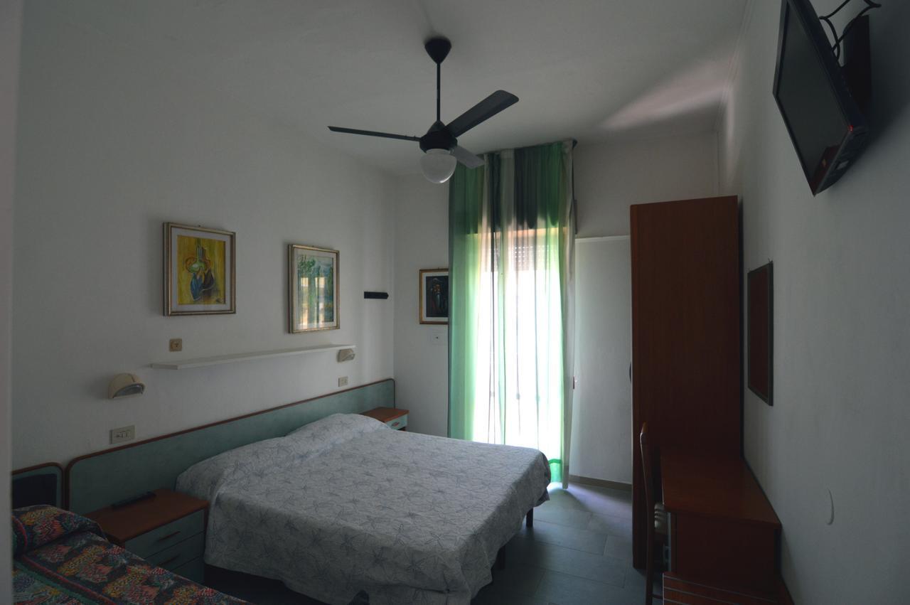 Hotel Vistamare Viserba リミニ エクステリア 写真